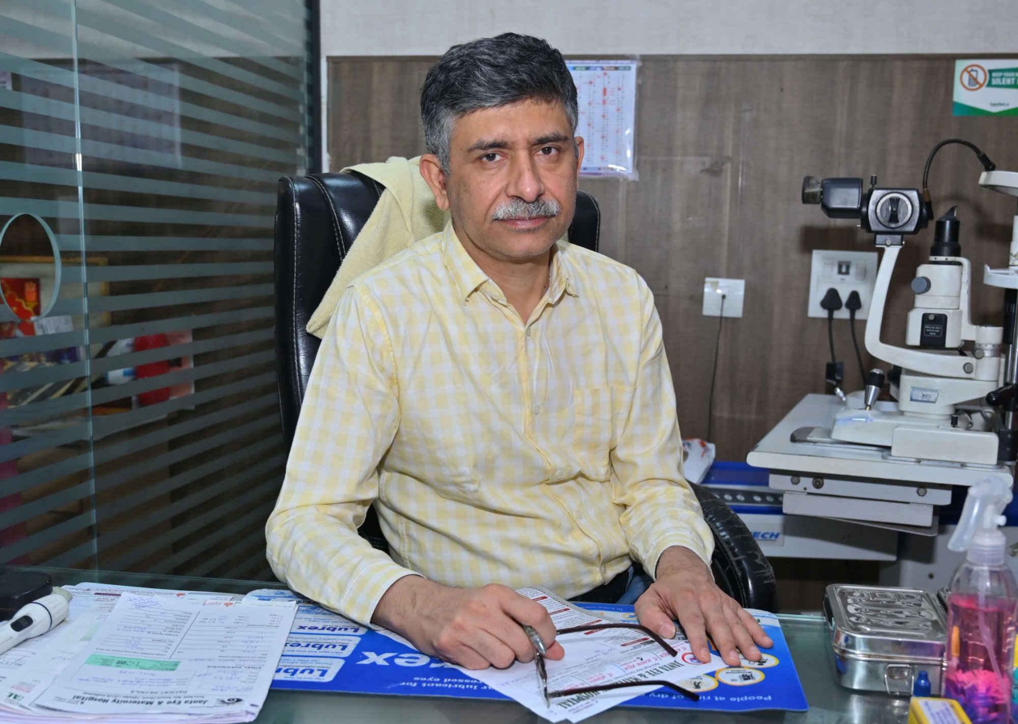 Dr. Mahesh Ahuja